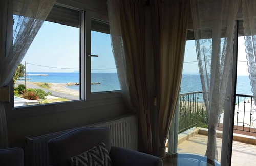 Nikita Apartment | Lemon BeachFront Apartment, Nikiti