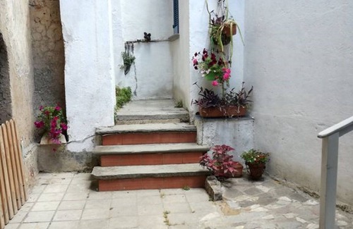 Palinuro Cottage | lemon blue, center of Palinuro