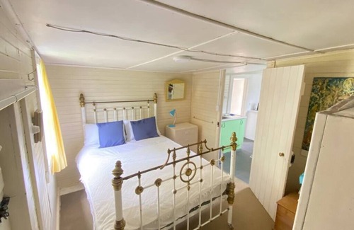 Clifton House | Lemon Cottage-Rustic Cosy