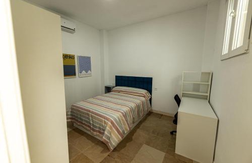 Fontanal-Maria Auxiliadora-Carretera de Carmona Apartment | Lemon House Share and Enjoy