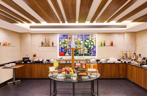 South Tukoganj Hotel | Lemon Tree Hotel, Indore