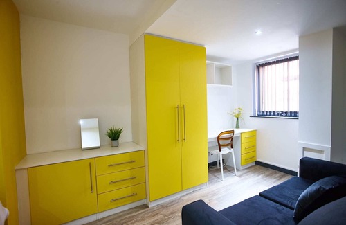 Liverpool Apartment | LENNON SUITE 4 BEDS S
