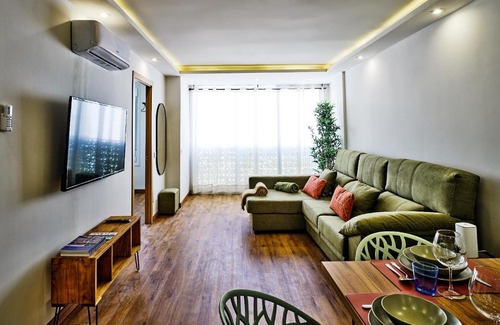 San Felipe Neri Apartment | Leo Home- bright & centric 3 bedrooms apartment with private parking inside