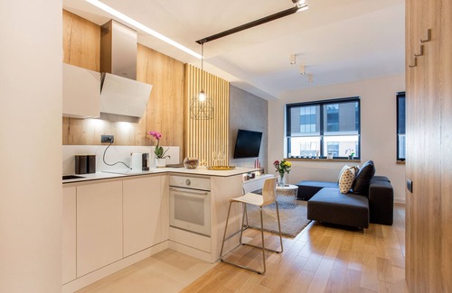 Novi Beograd Apartment | LEO Modern Apartment with free Garage, Self-Check-In, Wi-Fi and Concierge