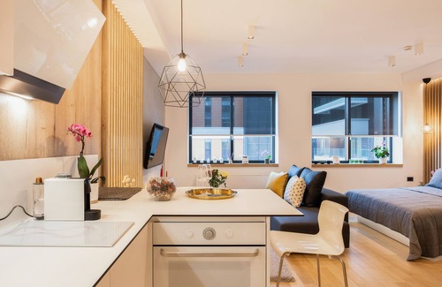 Novi Beograd Apartment | LEO Modern Apartment with free Garage, Self-Check-In, Wi-Fi and Concierge