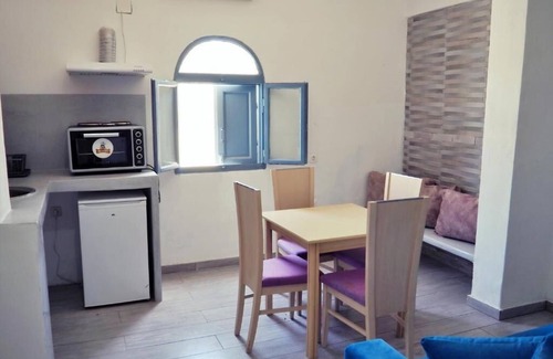 Emporio Hotel | Leon Lux Apartment, triple room with private bathroom, share pool and ocean view