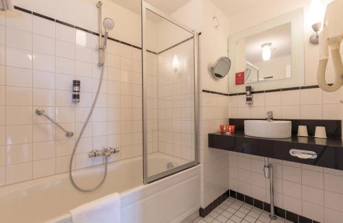 IJmuiden Hotel | Leonardo Hotel IJmuiden Seaport Beach