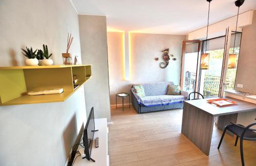Torri del Benaco Apartment | Leonardo Walsh Apartment With Lake View