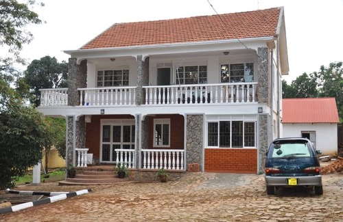 Kampala House | LeRoc Muyenga, 5 Bedroom exclusive and tranquil retreat