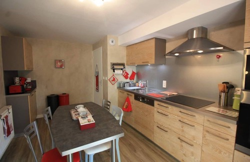 Aurillac Apartment | Les alouettes, ground floor, terrace, garden, 1bed, 4pers