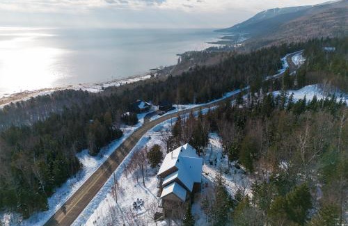Petite-Riviere-Saint-Francois Ski Chalet | Les havres du Massif AUB-150