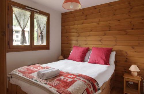 Chamonix-Mont-Blanc Apartment | Les Capucins - Calm - Mont-Blanc - Lake Gaillland