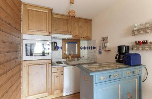 Chamonix-Mont-Blanc Apartment | Les Capucins - Calm - Mont-Blanc - Lake Gaillland