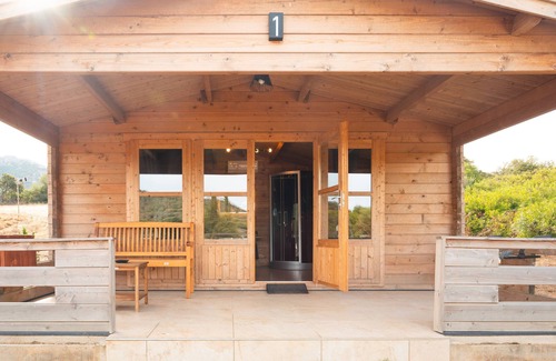 Occhiatana Ski Chalet | 'Les Chalets De Tesa' with mountain view, Wi-Fi and air conditioning