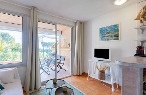 La Nartelle Apartment | Les Coteaux de la Nartelle by Interhome