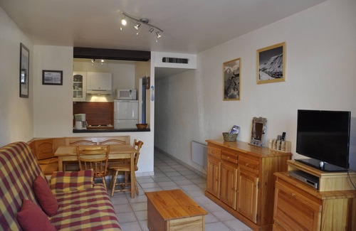 Les Deux Alpes Apartment | Les Deux Alpes - T2 apartment at the foot of the slopes - 38m2 + balcony - 6 people - winter/summer
