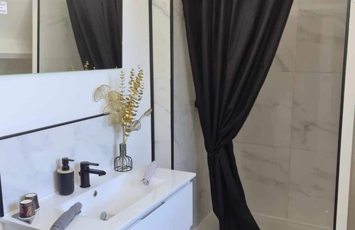 Crevecur-le-Grand Hotel | Les Epinettes