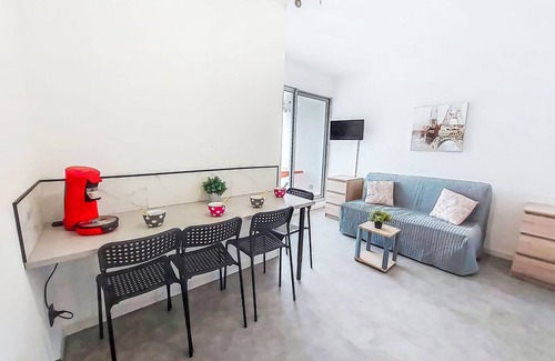 Le Couchant Apartment | Les Flamants Roses by Interhome