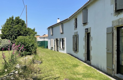 Saint Cyr du Doret House | Les Frênes Bleus, Belle charentaise, calm and greenery between île de ré and La VV
