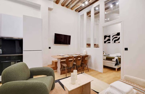 Strasbourg -Saint-Denis Apartment | Les Halles - Grands Boulevards Stylish 2BR - 6P