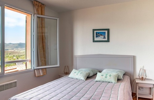 Santa Giulia House | Les Hameaux de Santa Giulia by Interhome