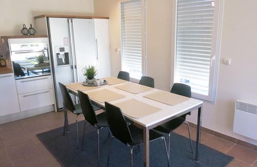 Plaine de la Brague Apartment | Les Jardins d'Antibes: Sea, Pool, Secluded terrace