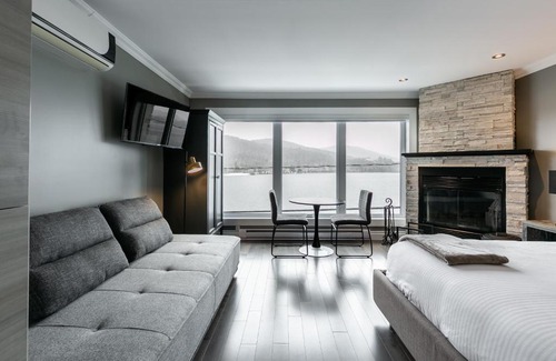 Sainte-Agathe-des-Monts Apartment | Les Lofts du Lac des Sables 3 by KASANIA