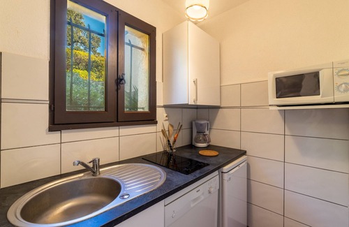Cavaliere Apartment | Les Mas de Pramousquier by Interhome