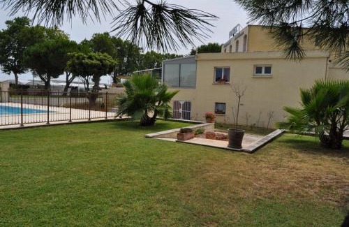Lunel Hotel | Les Mimosas