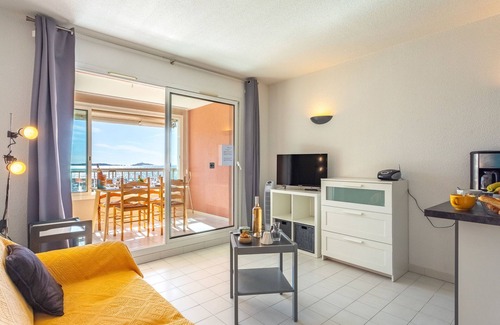 Six-Fours-les-Plages Apartment | Les Morières by Interhome