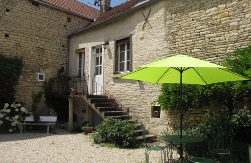 Ancy-le-Franc House | Les Moinillons Year-round heated pool