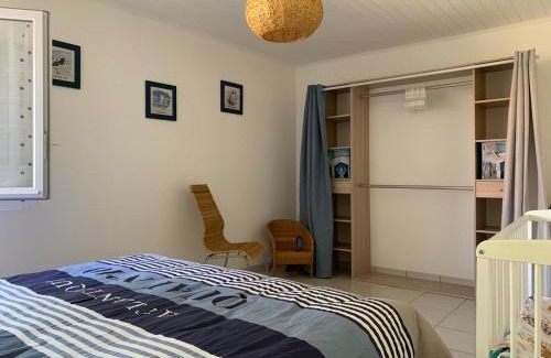 LʼIle-dʼOlonne House | les mouettes