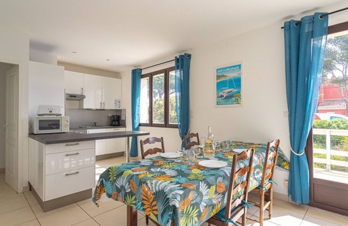 Toulon - Hyeres House | Les Pesquiers by Interhome