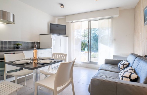 Arcachon Apartment | Les Pieds dans l'eau by Interhome