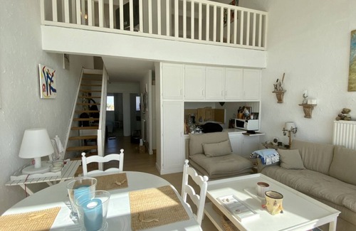 Le Crotoy Apartment | Les Pieds dans l'Eau, bay view for 6 people