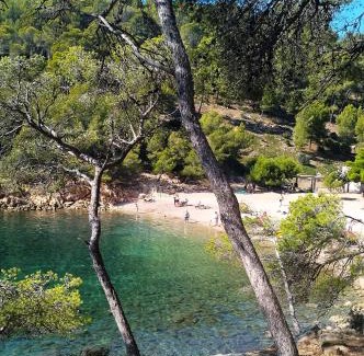 Saint-Cyr-sur-Mer Bed & Breakfast | Les Pieds Tanqués - Chambres d'hôtes - Calanque à pieds