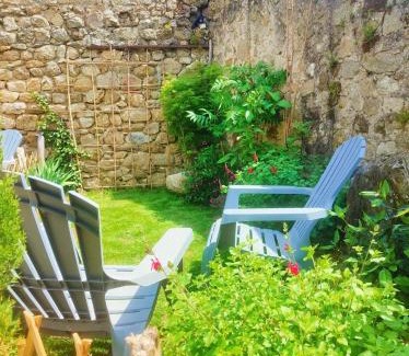 Saint-Cyr Bed & Breakfast | LES RÊVES D'EGLANTINE chambres d'hôtes chez l'habitant