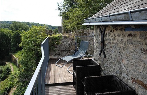Sainte-Suzanne-and-Chammes House | Les Remparts de Sainte-Suzanne