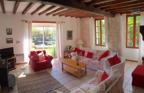 Saint-Fort-sur-Gironde House | Les Roses Tremieres