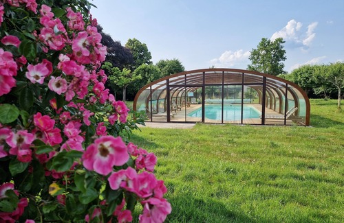 Calleville House | Les Roulottes de la Risle: cosy, swimming pool and spa