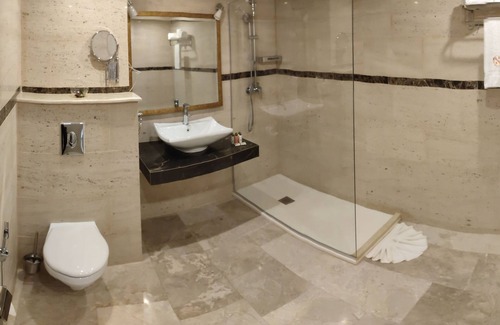 Algiers Hotel | Les Sables d'Or