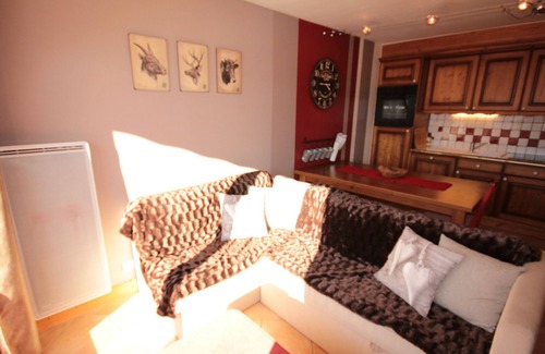 Bisanne 1500 Apartment | Les Saisies: Cozy 3 rooms, 2 baths, balcony, parking, 6 pers