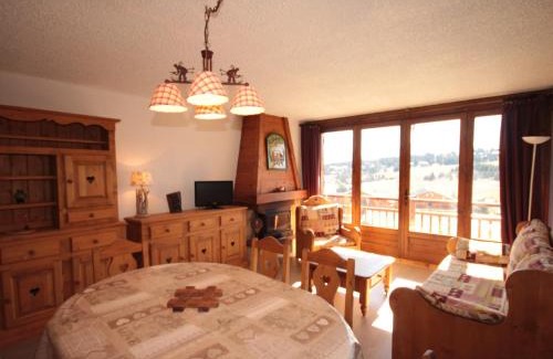 Les Saisies Apartment | Les Saisies - Charmant 2 pièces cabine avec cheminée - 6 pers, plein sud, proche pistes - FR-1-293-20