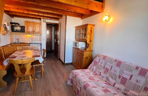 Les Saisies Apartment | Les Saisies - Cozy loft-style studio for 6, parking