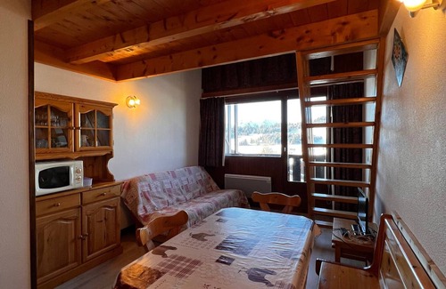Les Saisies Apartment | Les Saisies - Cozy loft-style studio for 6, parking