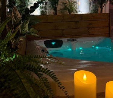 Le Grau-Du-Roi Apartment | Les Spas de la mer, Appart&Spa Canopée, 100m de la plage, Love Room
