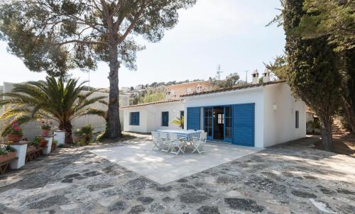 Tossa de Mar House | Let's Holidays 7 Xemeneies house