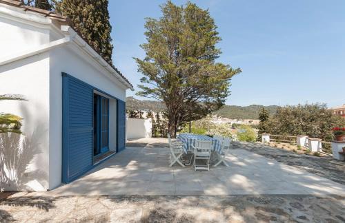 Tossa de Mar House | Let's Holidays 7 Xemeneies house
