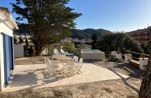 Tossa de Mar House | Let's Holidays 7 Xemeneies house