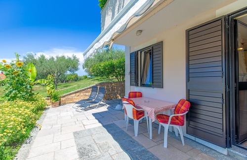 Seca Apartment | Let yourself be pampered in this vacation oasis and discover a unique place of Slovenia.
